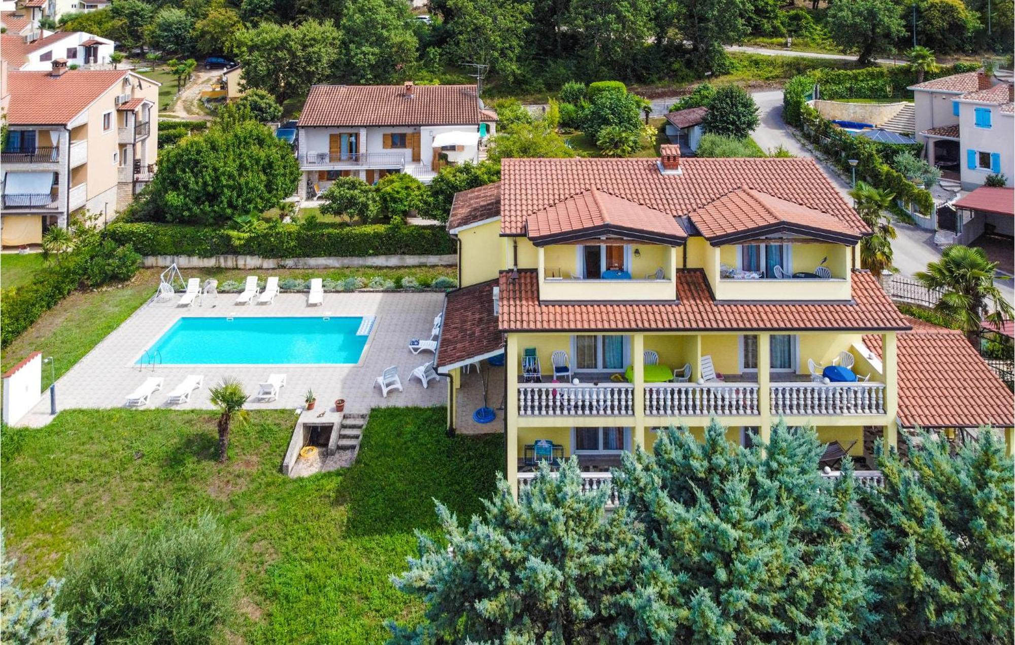 1 Bedroom Beautiful Apartment In Poreč Eksteriør billede